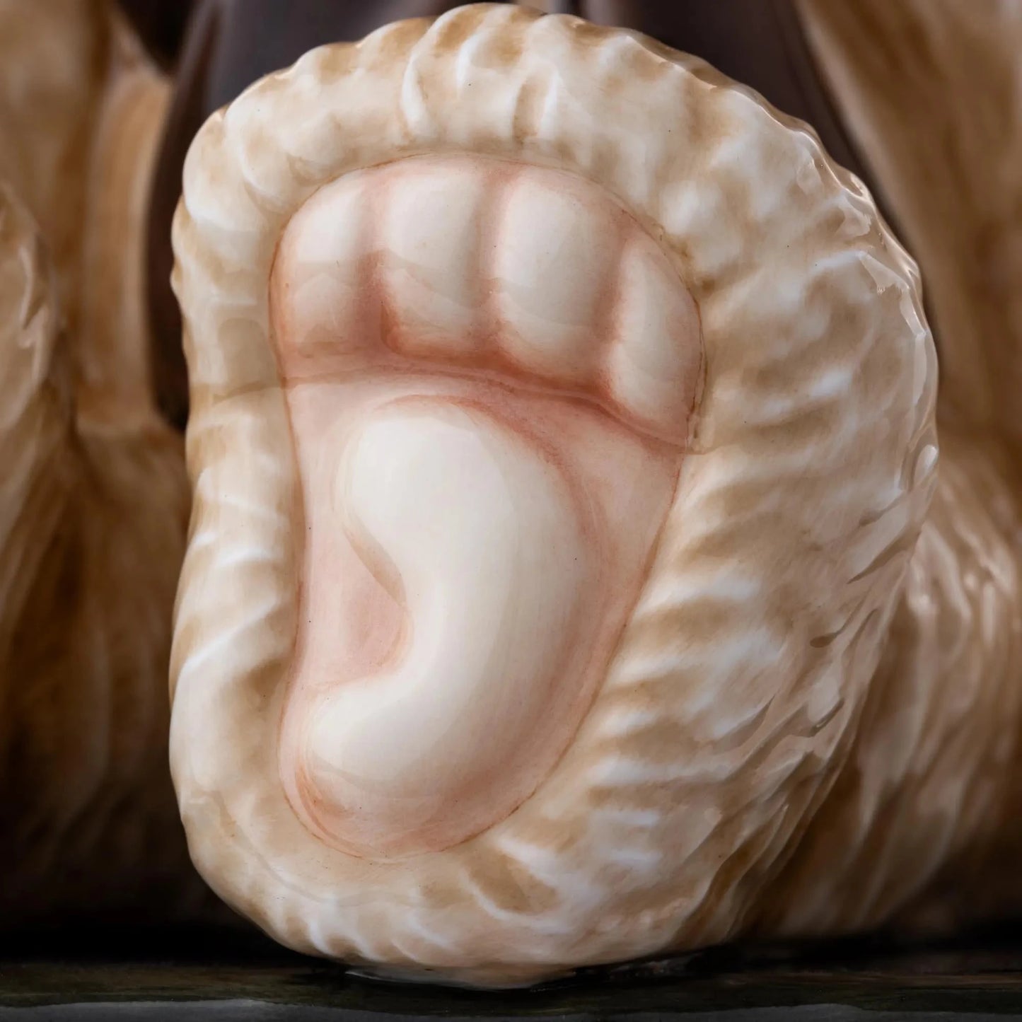 English Ladies Charlie Bear Bear of the Year 2009 Figurine Charterwells