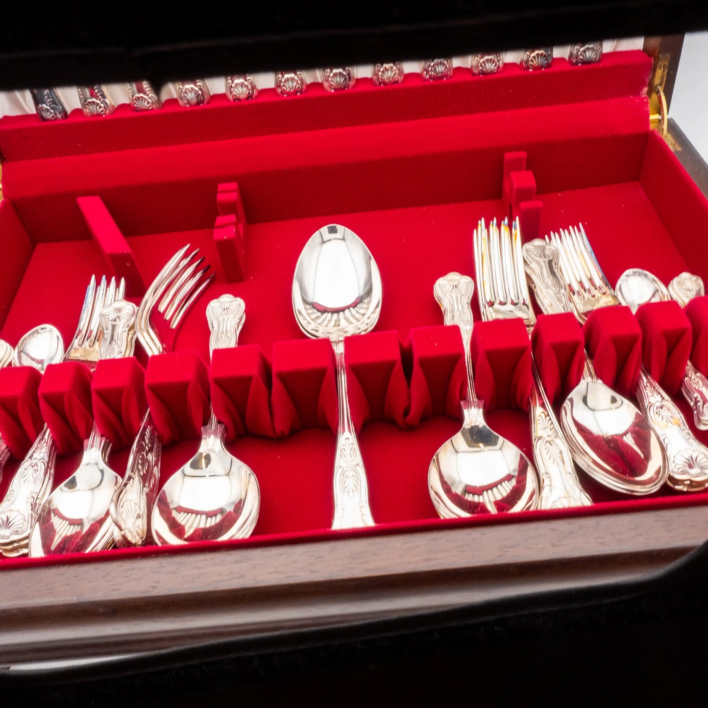 Canteen of Silver Plated Cutlery by Eben-Parker – Elegant Dining Set in Presentation Case Charterwells