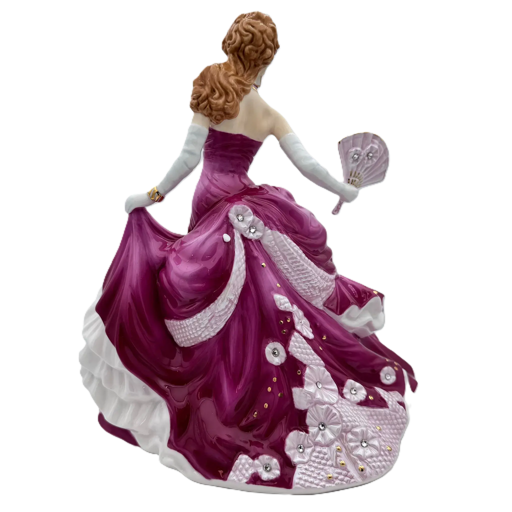 english ladies sweet romance figurine - Charterwells
